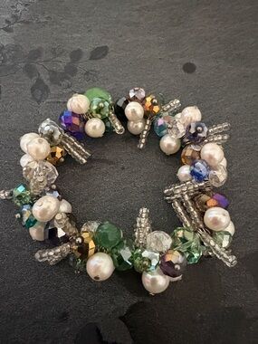 CLUSTERED SPARKLING  CHA CHA STYLE BEADED FRESHWATER PEARL STRETCH BRACELET